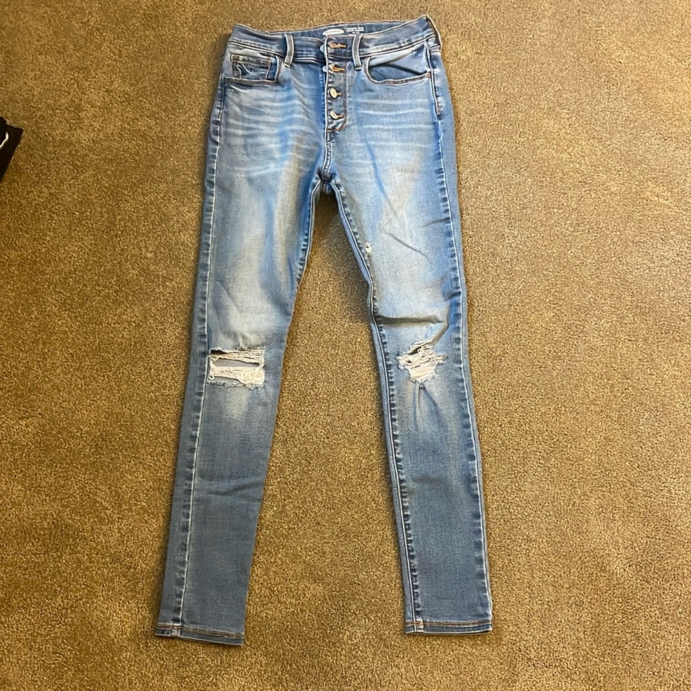 light washed, ripped skinny jeans